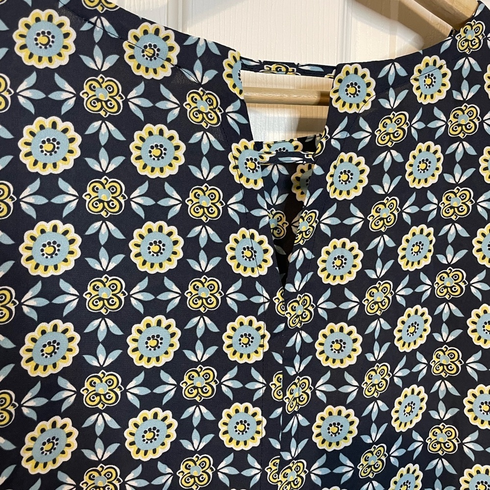 NWT LOFT Outlet blue & yellow floral blouse sz XS petite - Picture 4 of 10